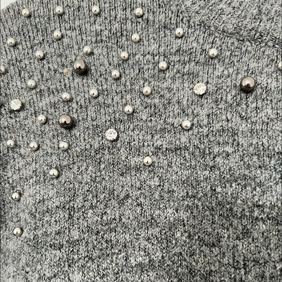 Sweater H&M with pearls and stones decorations - Picture 2 of 3